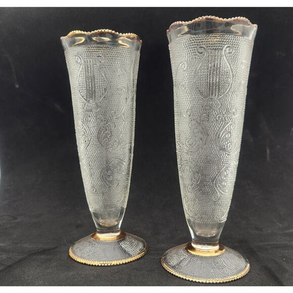 Two Textured Vintage Jeannette Harp Gold Pattern Vases 7 1/2" Tall Scalloped Rim - Picture 3 of 10